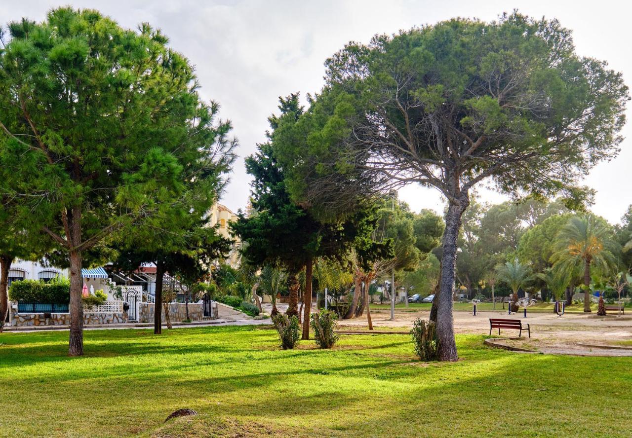 Family Bungalow La Zenia Beach Dehesa de Campoamor  Экстерьер фото